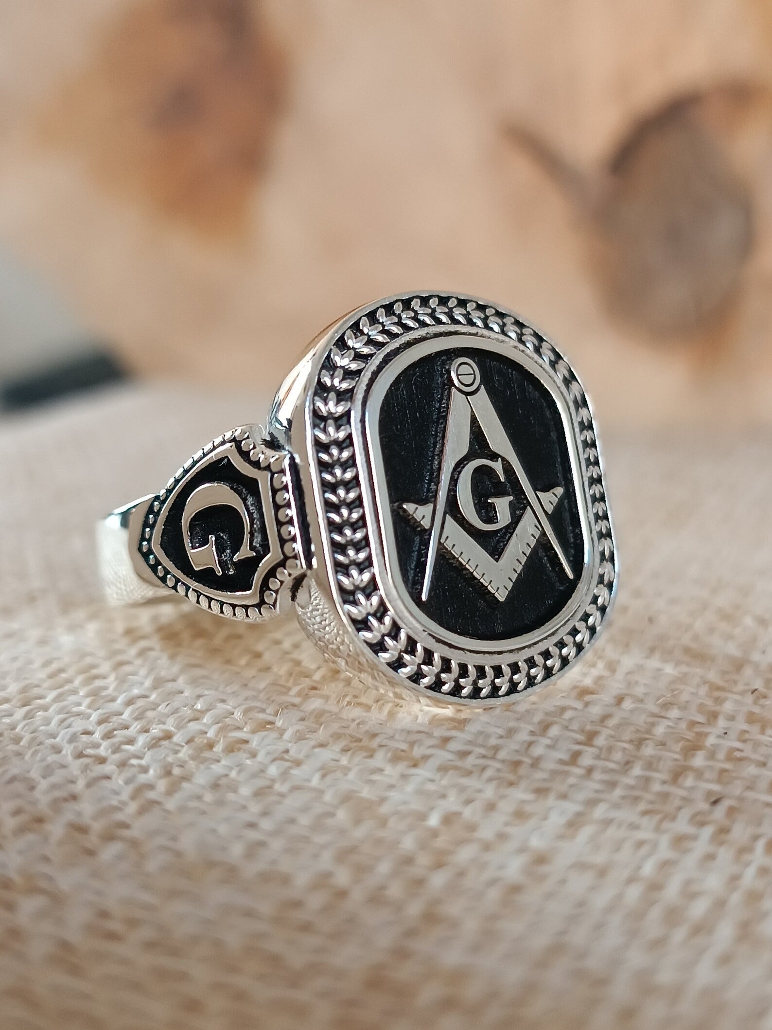 Master Mason Blue Lodge Ring - Oval Shape With Square & Compass G - Bricks Masons