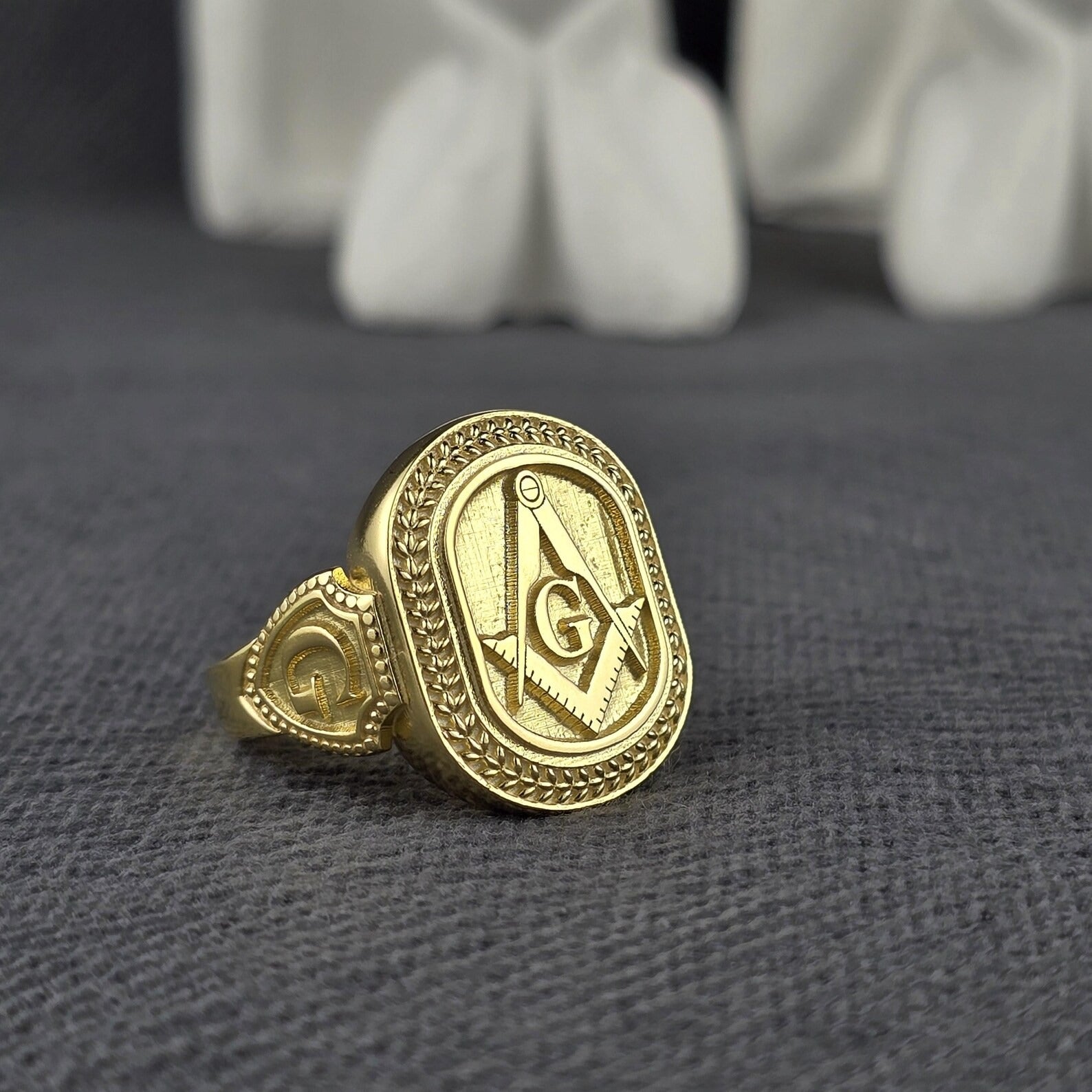 Master Mason Blue Lodge Ring - Silver Square & Compass With G Oval Shape - Bricks Masons