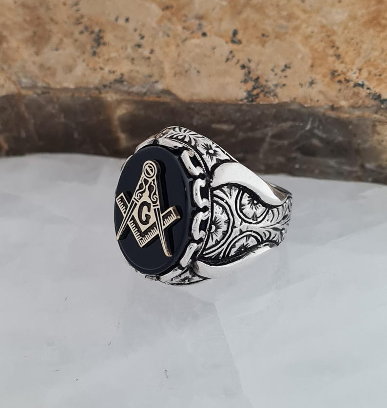Master Mason Blue Lodge Ring - Black Onyx Freemason Symbol - Bricks Masons