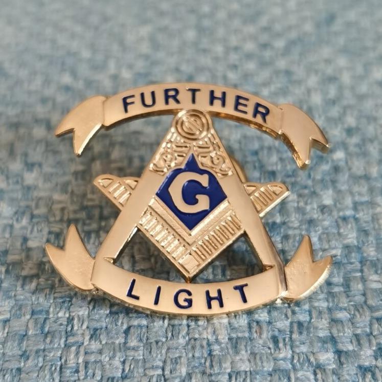 Master Mason Blue Lodge Lapel Pin - Further Light Square and Compass G - Bricks Masons